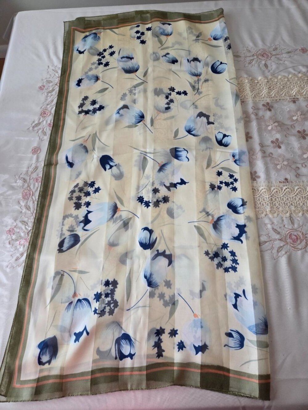 Vintage Spring Scarf - Picture 3 of 6